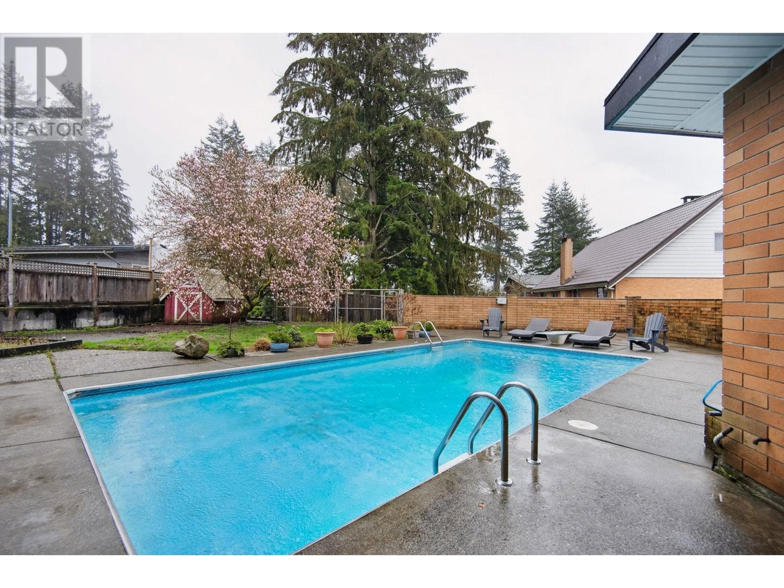 220 N GROSVENOR AVENUE, Burnaby