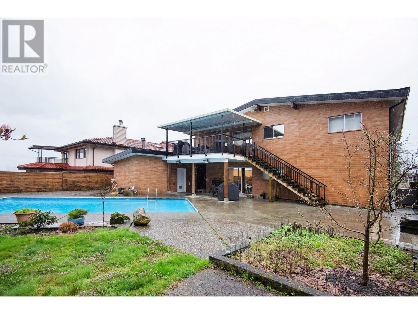 220 N GROSVENOR AVENUE, Burnaby