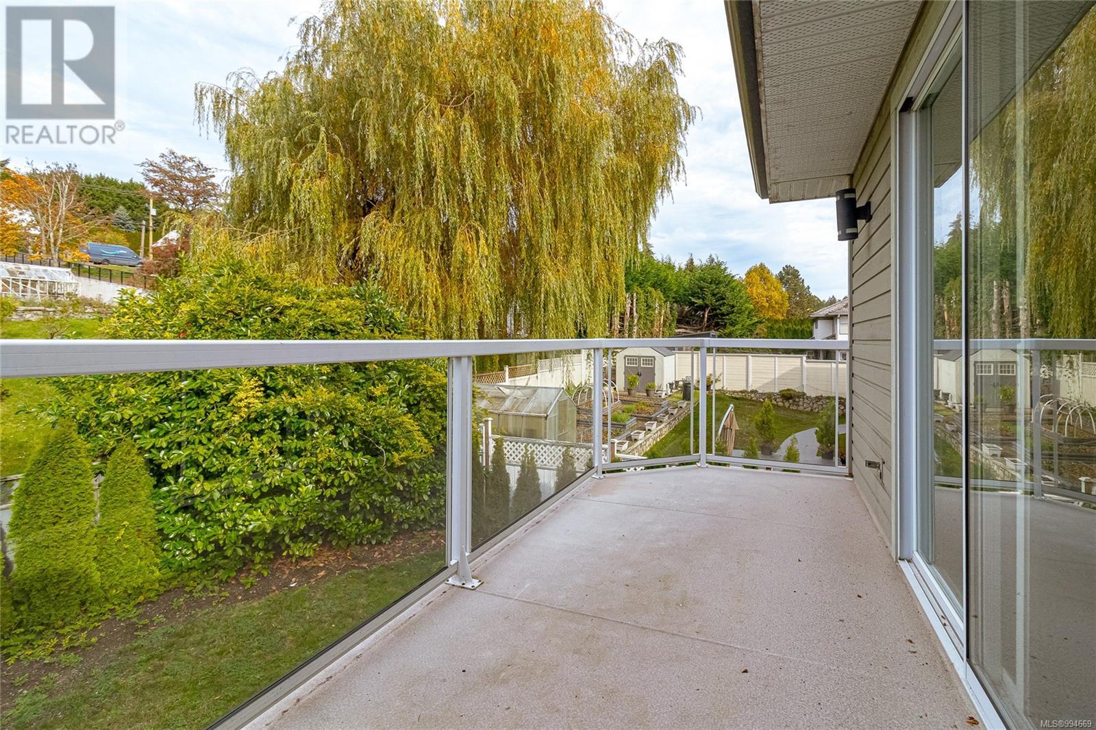  812 Dalewood Lane, Saanich