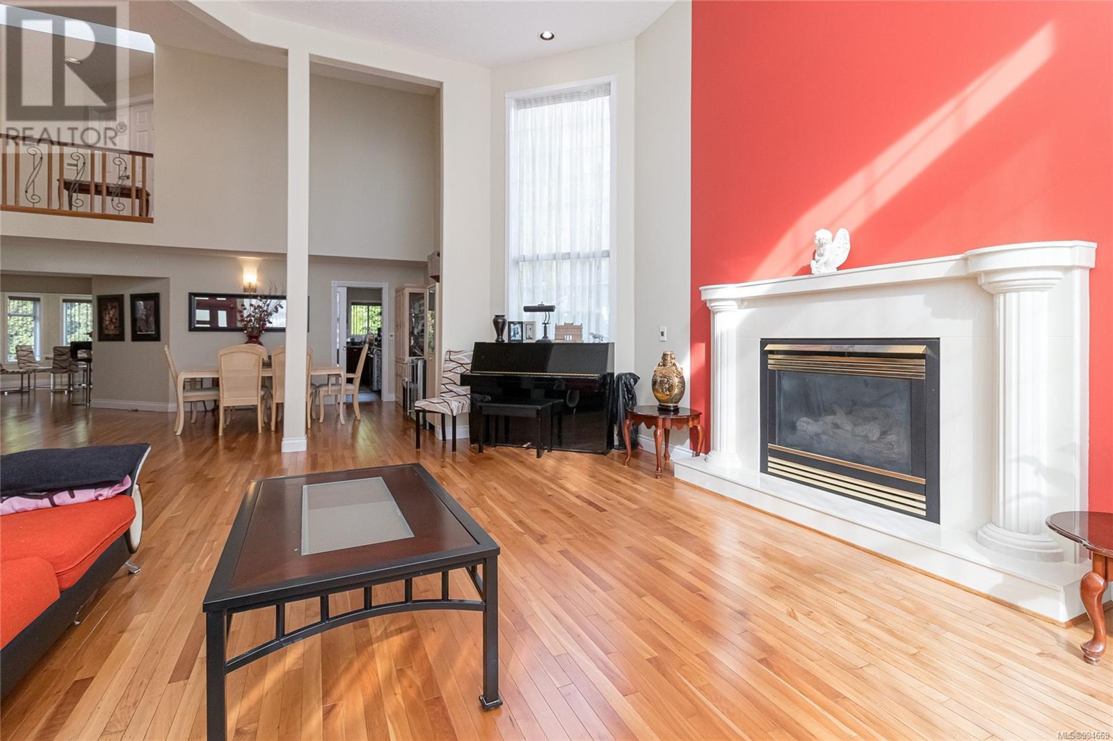  812 Dalewood Lane, Saanich