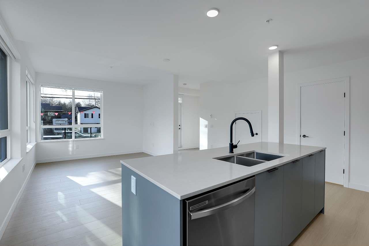 Photo 18 of Th 4 9456 134 Street, Surrey BC