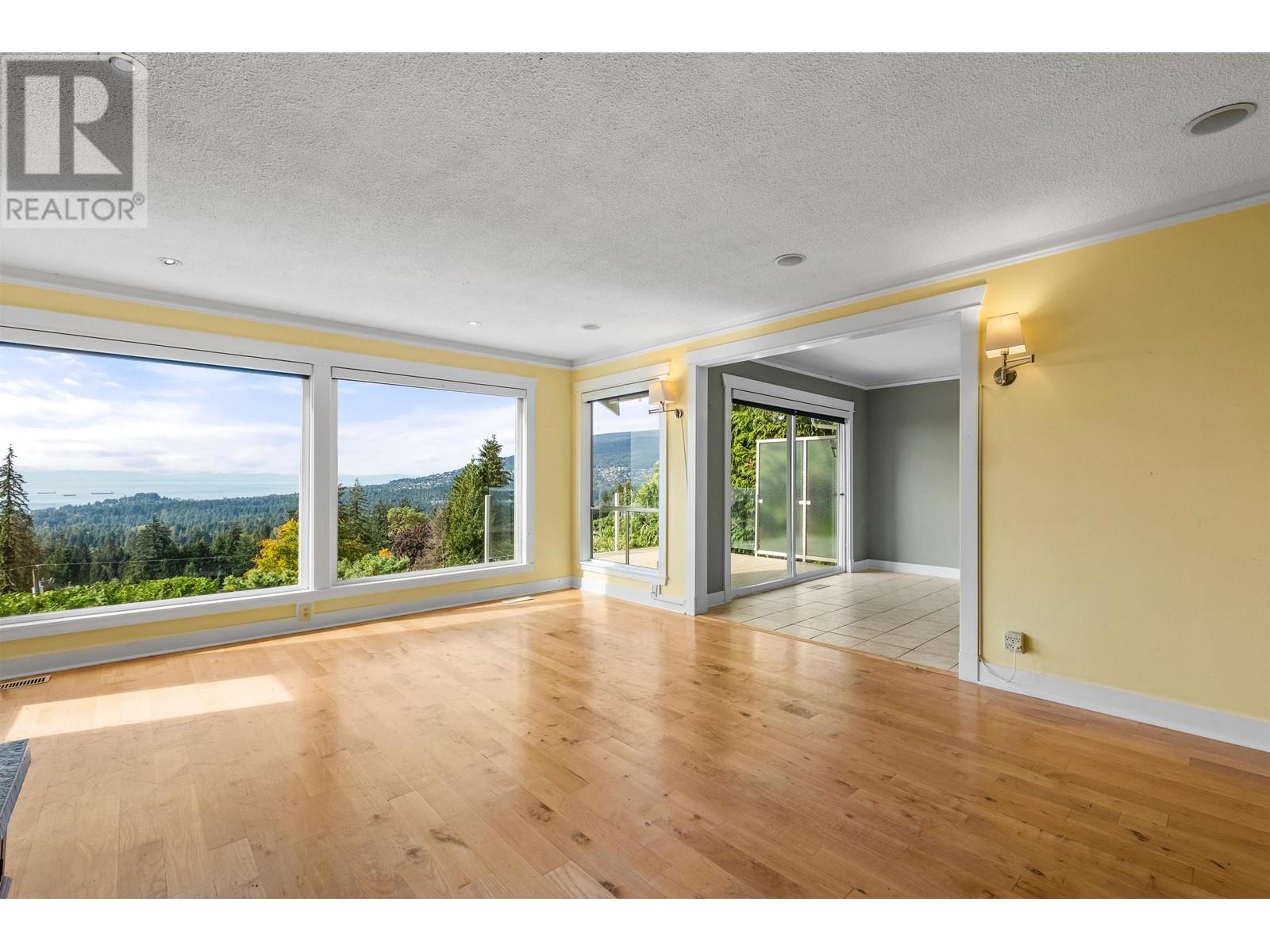 353 NEWDALE COURT, North Vancouver