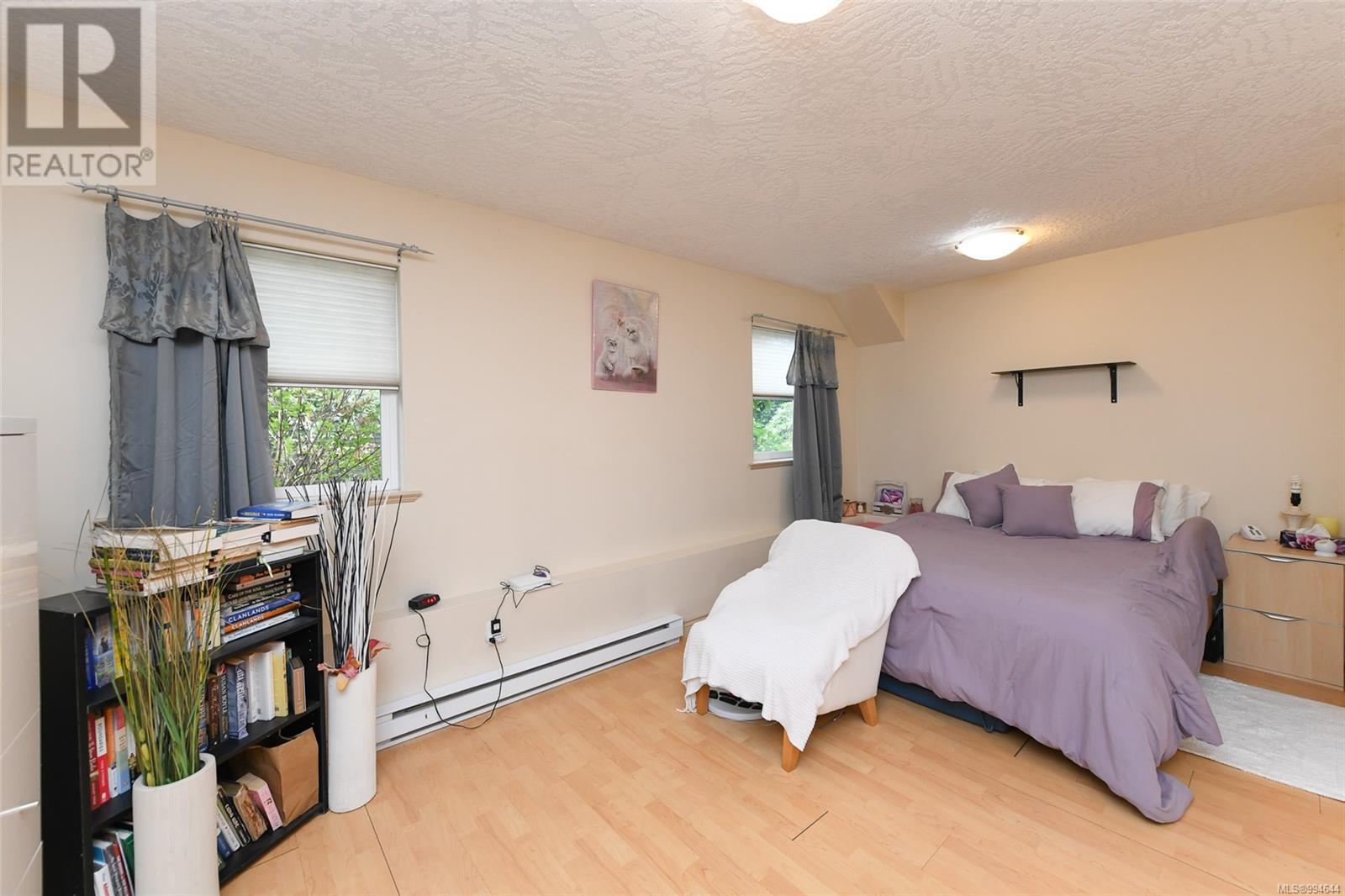 3 2475 Mansfield Dr, Courtenay