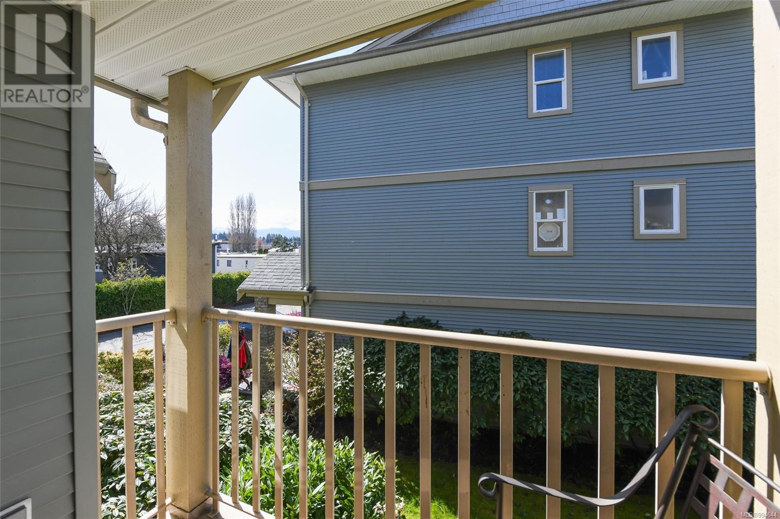3 2475 Mansfield Dr, Courtenay