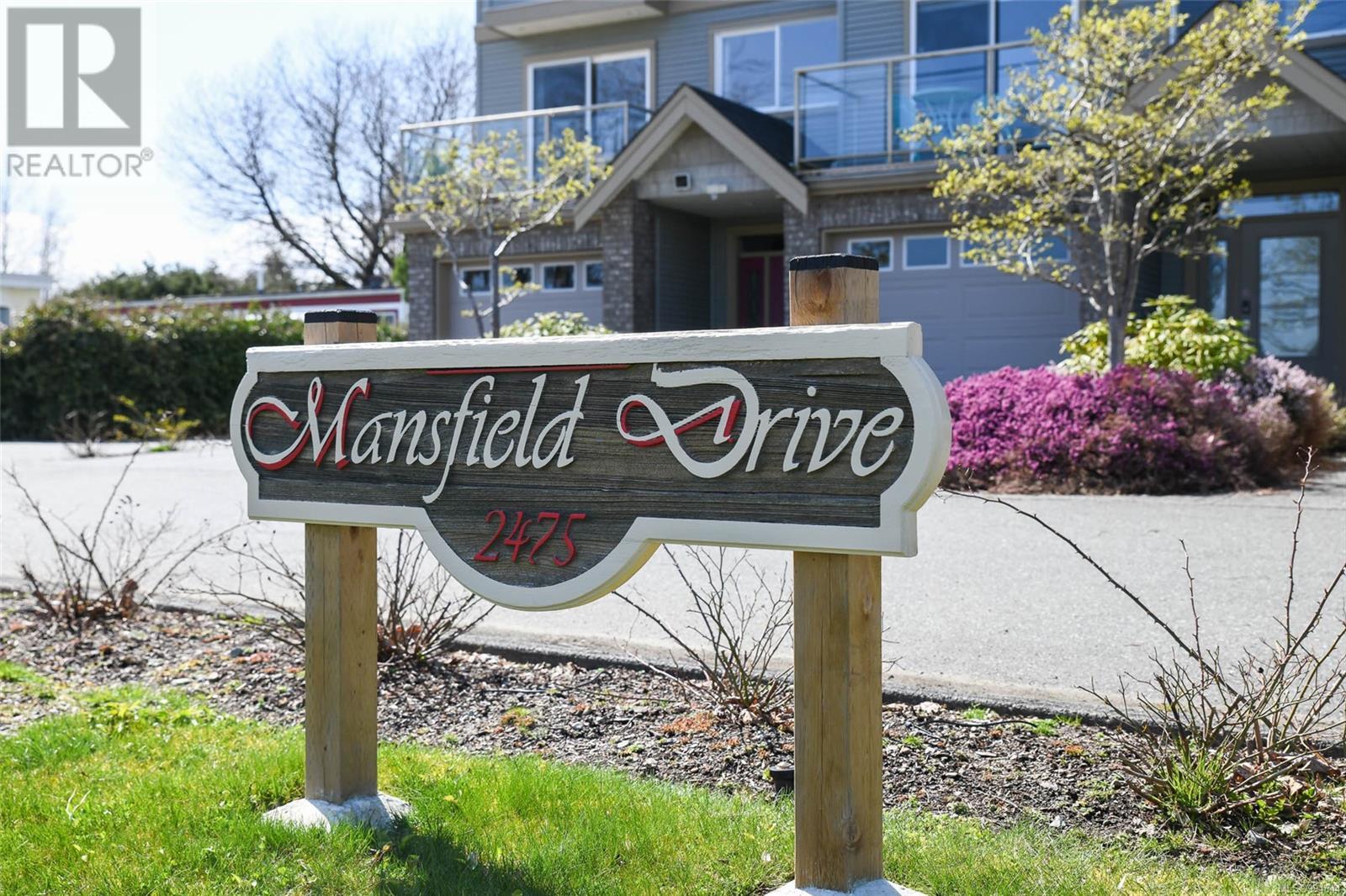 3 2475 Mansfield Dr, Courtenay