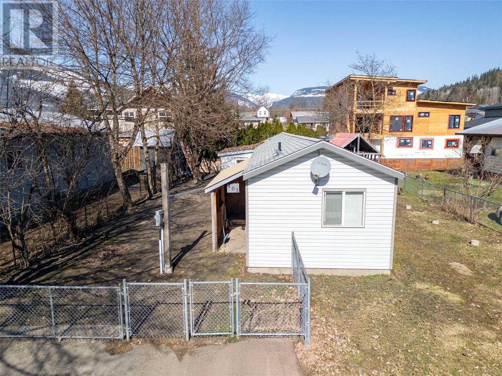 405 Moss Street, Revelstoke