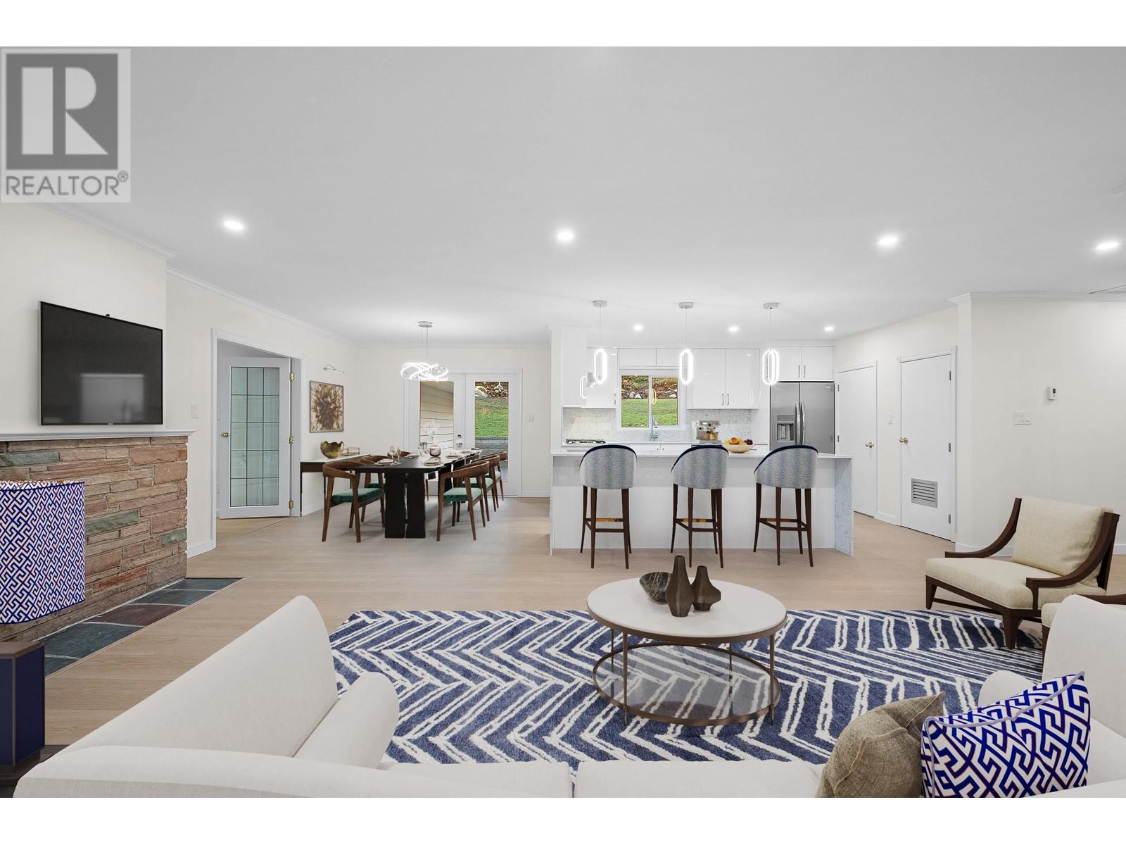 Photo 5 of 441 Southborough Drive, West Vancouver BC