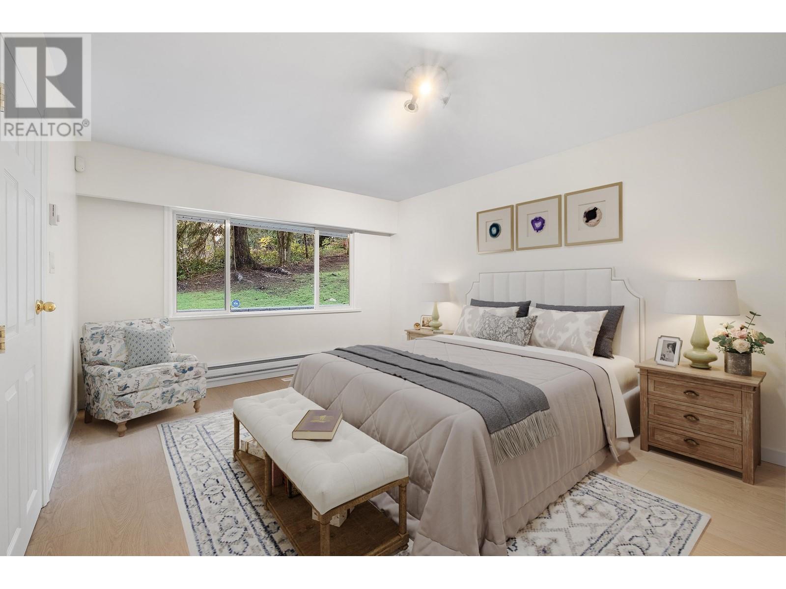 Photo 8 of 441 Southborough Drive, West Vancouver BC