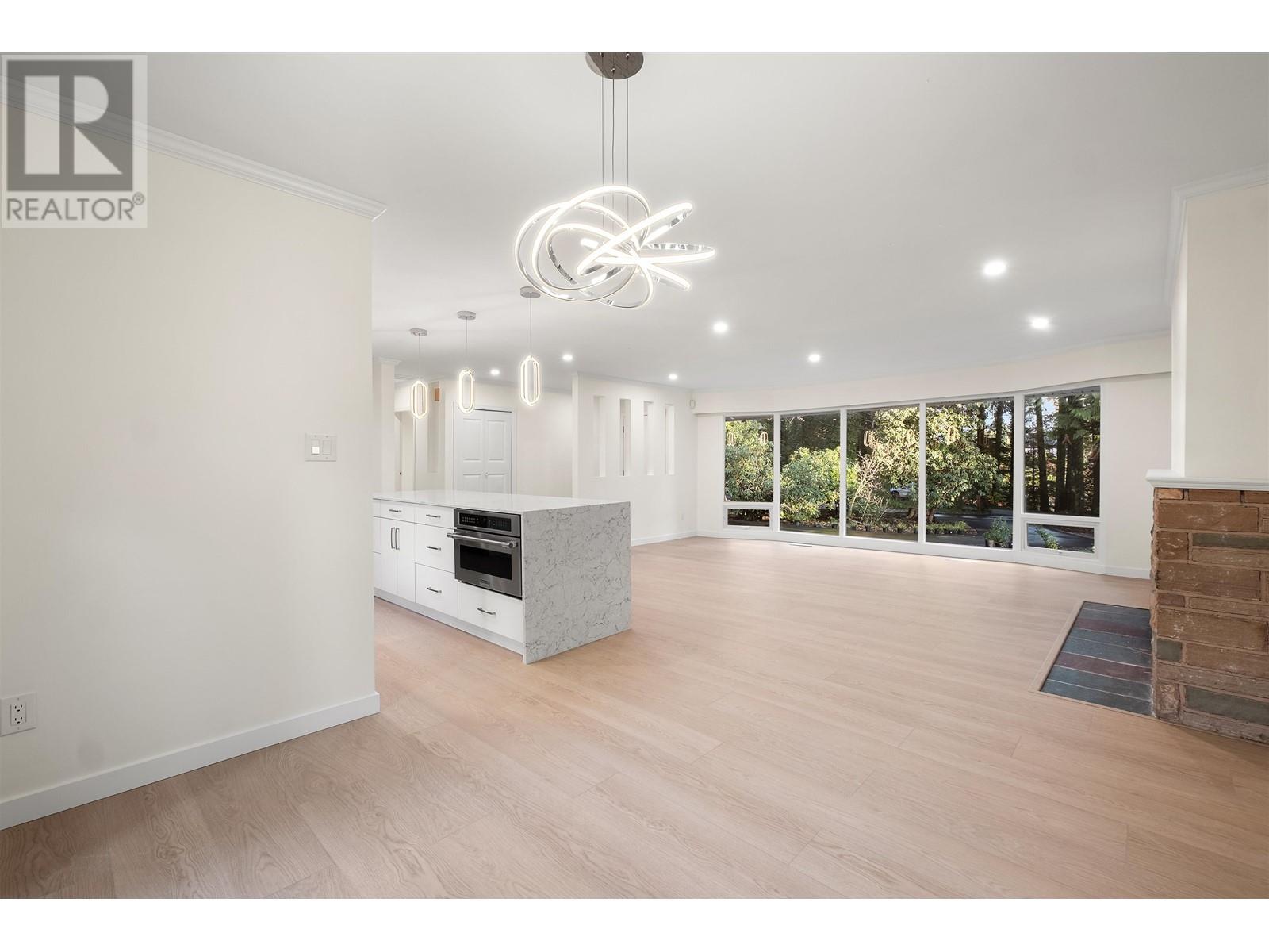 Photo 27 of 441 Southborough Drive, West Vancouver BC