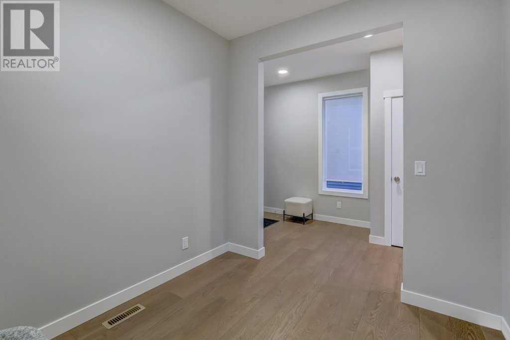 Single Family House for Sale in  Edith Place NW Glacier Ridge Calgary 