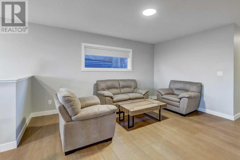 Single Family House for Sale in  Edith Place NW Glacier Ridge Calgary 