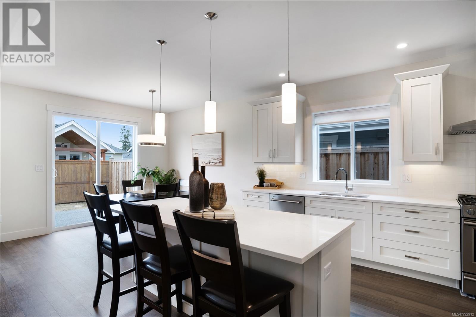 600 Rainbow Way, Parksville