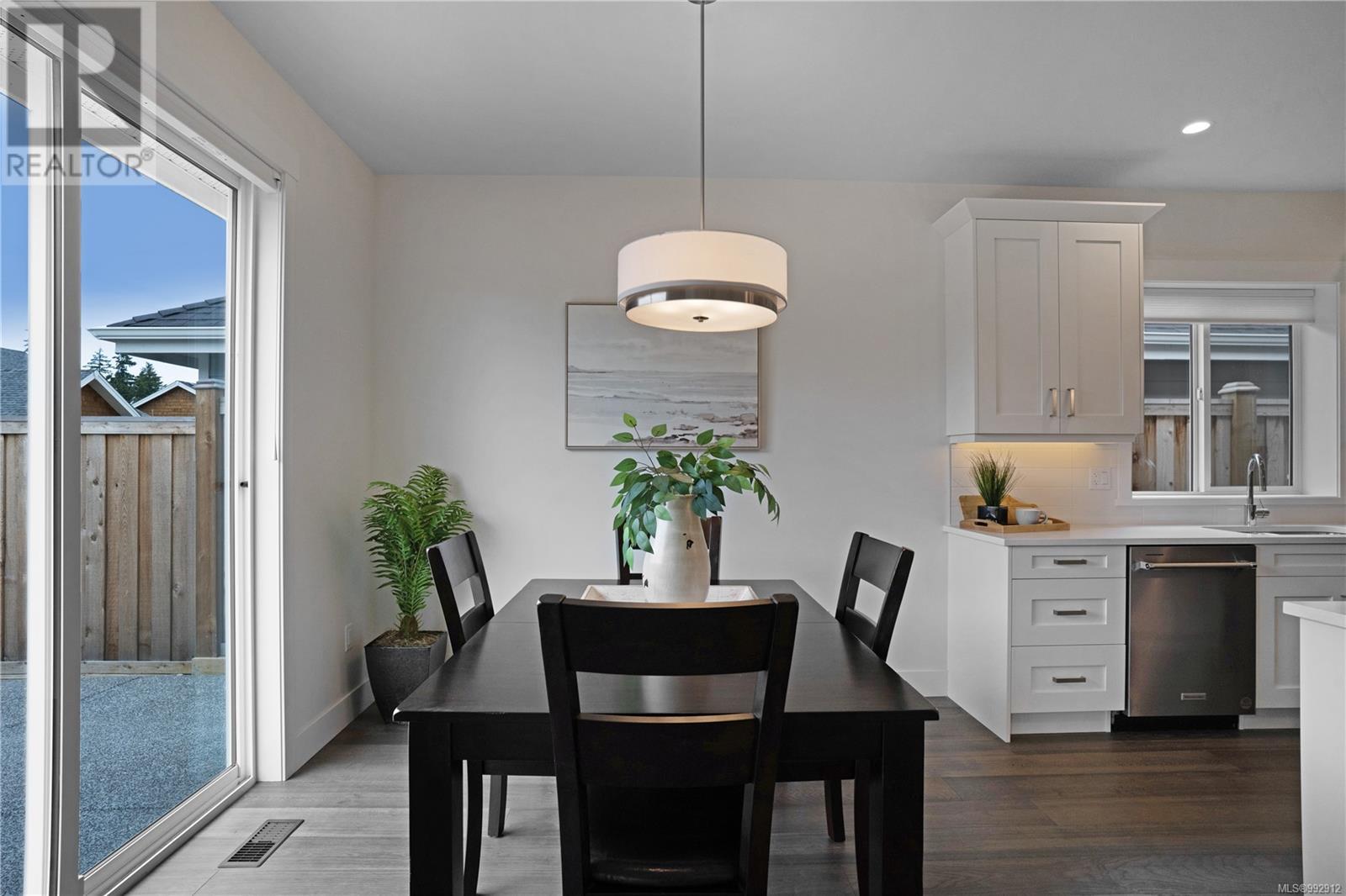 600 Rainbow Way, Parksville