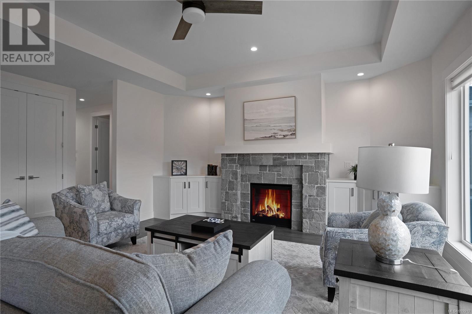 600 Rainbow Way, Parksville