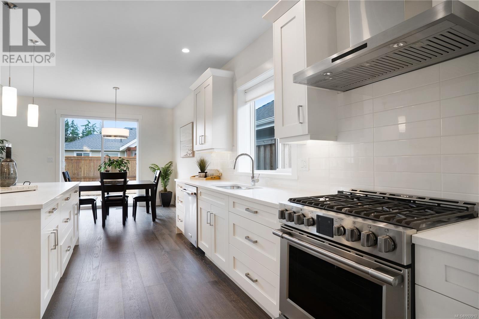600 Rainbow Way, Parksville