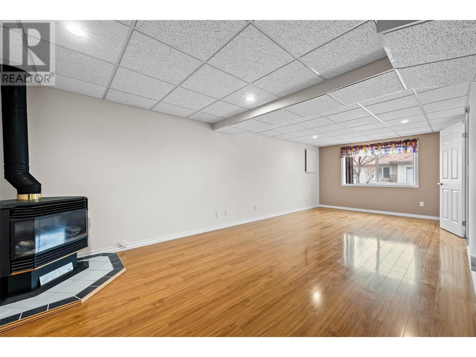 #32 1950 BRAEVIEW PLACE - Image 25