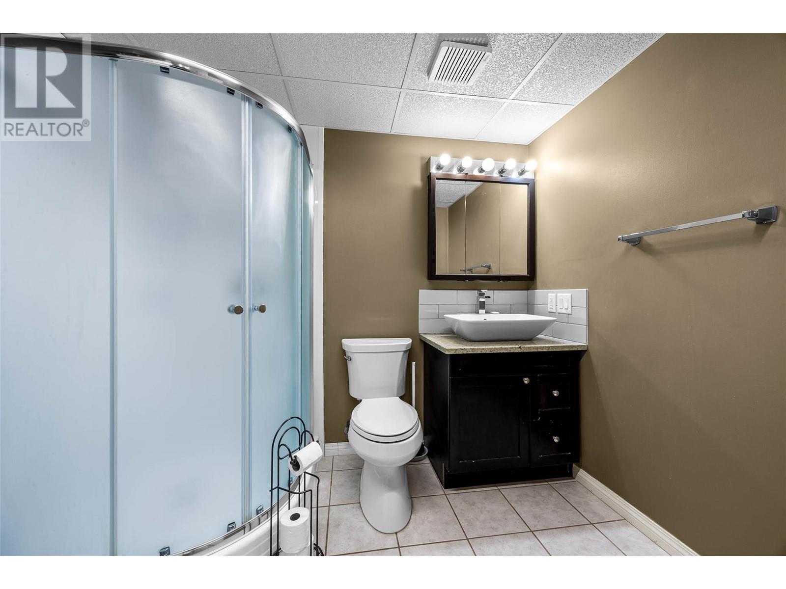 #32 1950 BRAEVIEW PLACE - Image 27