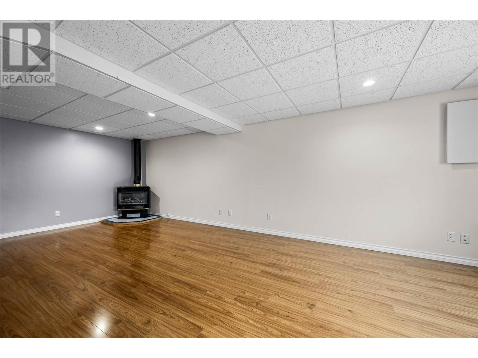#32 1950 BRAEVIEW PLACE - Image 26