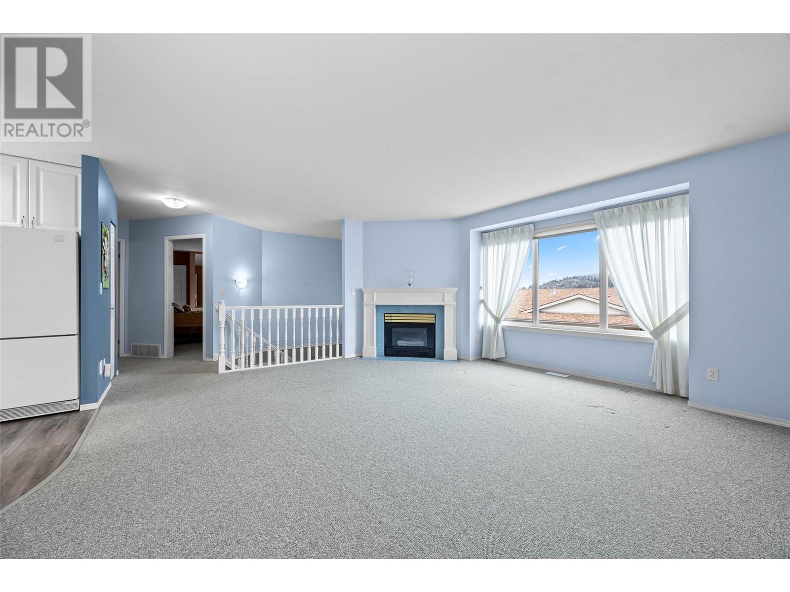 #32 1950 BRAEVIEW PLACE - Image 10