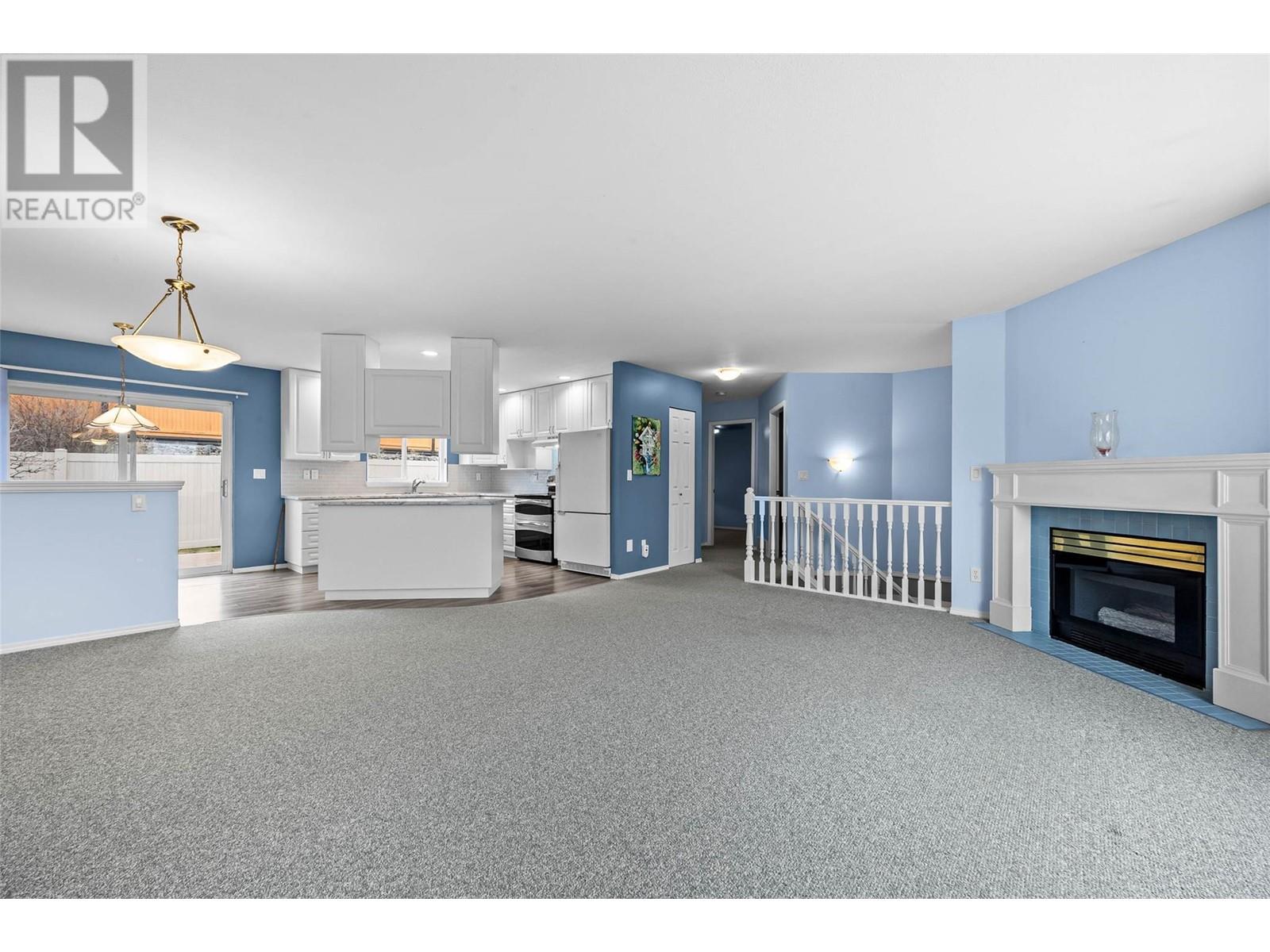 #32 1950 BRAEVIEW PLACE - Image 12