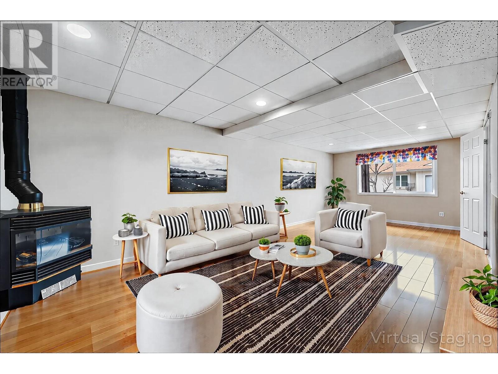 #32 1950 BRAEVIEW PLACE - Image 24