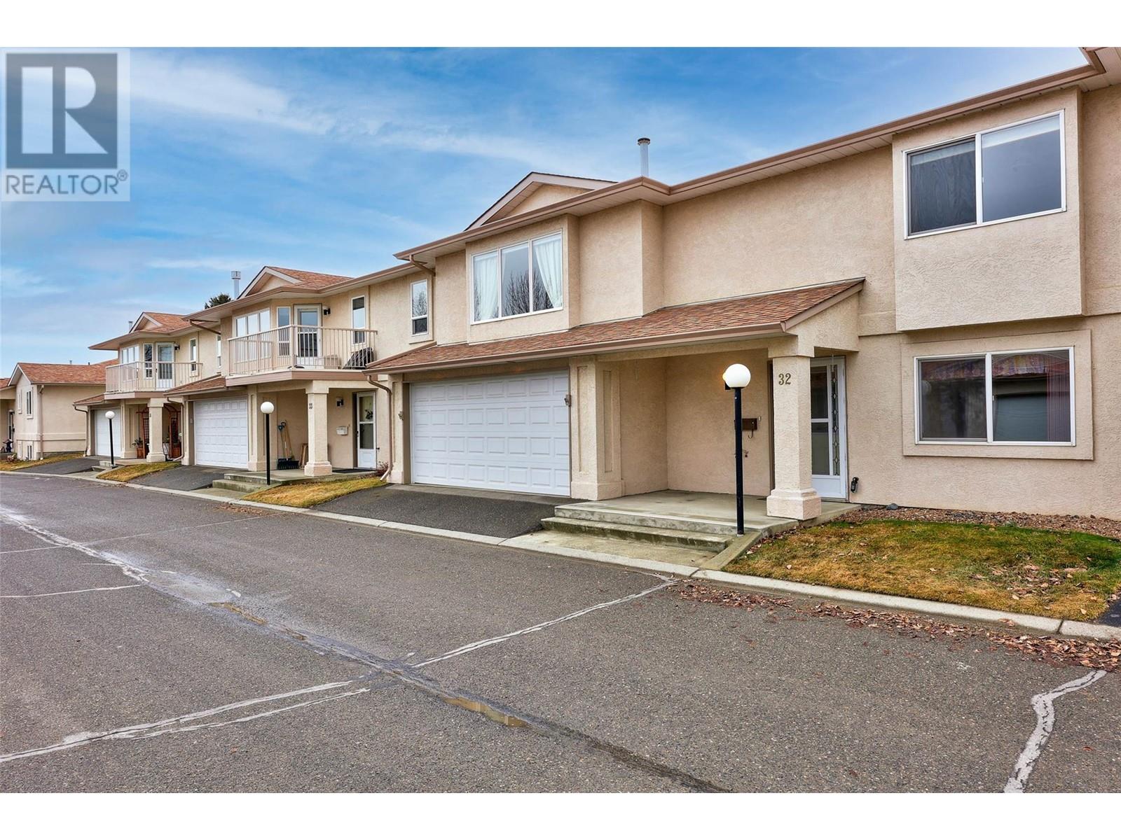 #32 1950 BRAEVIEW PLACE - Image 38