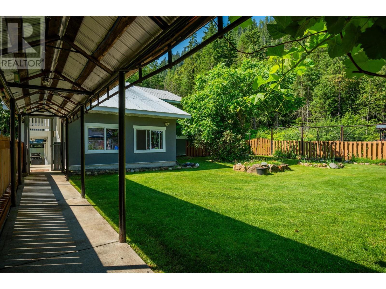 4743 31 Highway, Kaslo