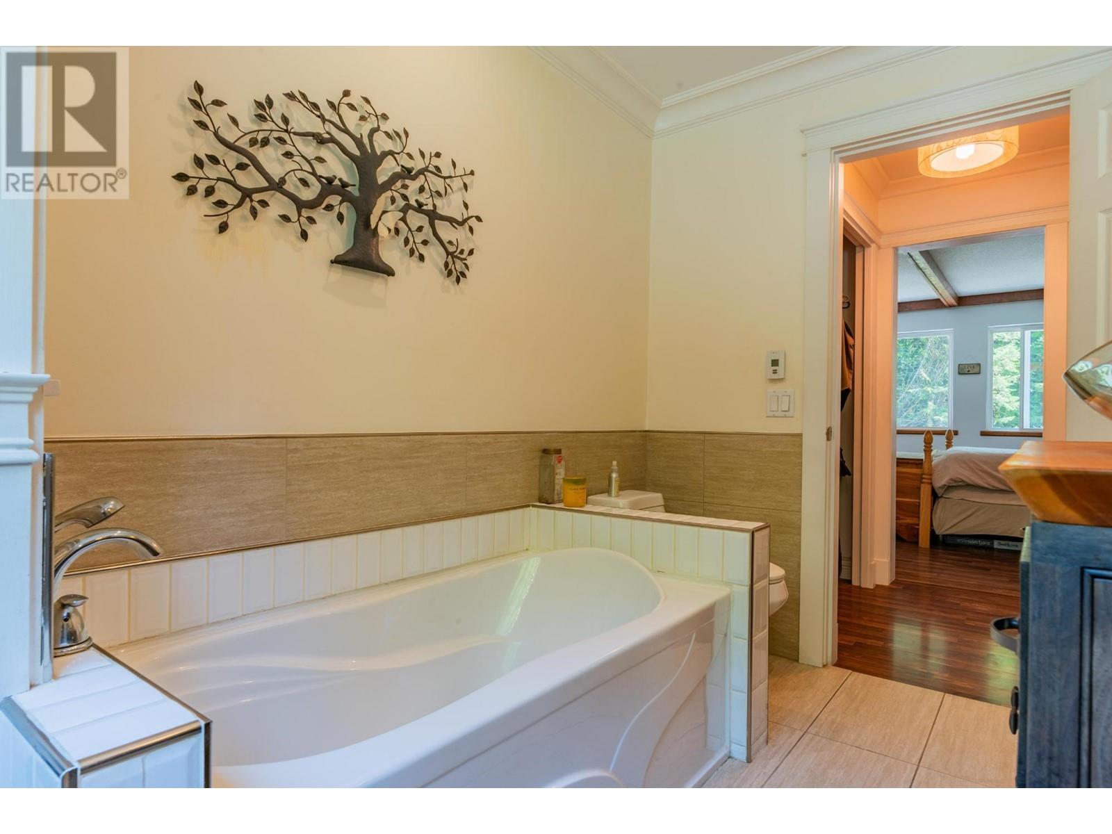 4743 31 Highway, Kaslo