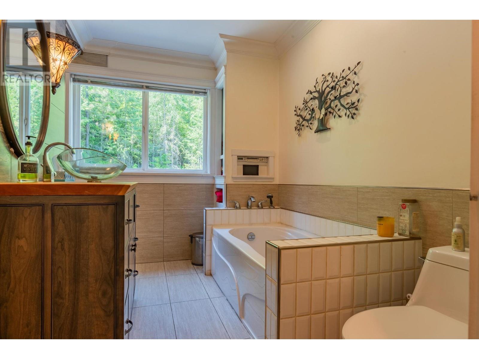 4743 31 Highway, Kaslo