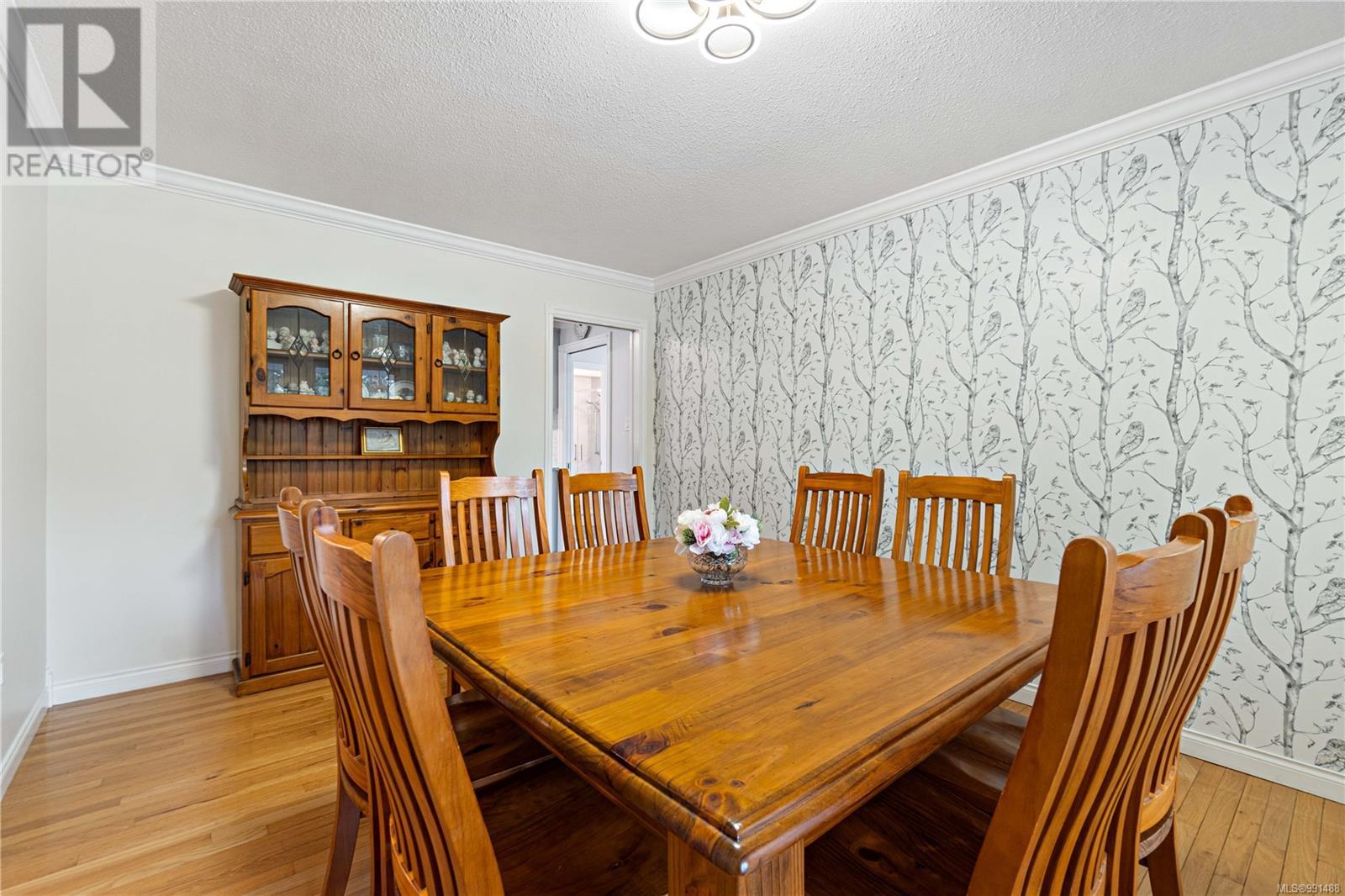 264 Sunningdale Rd E, Qualicum Beach