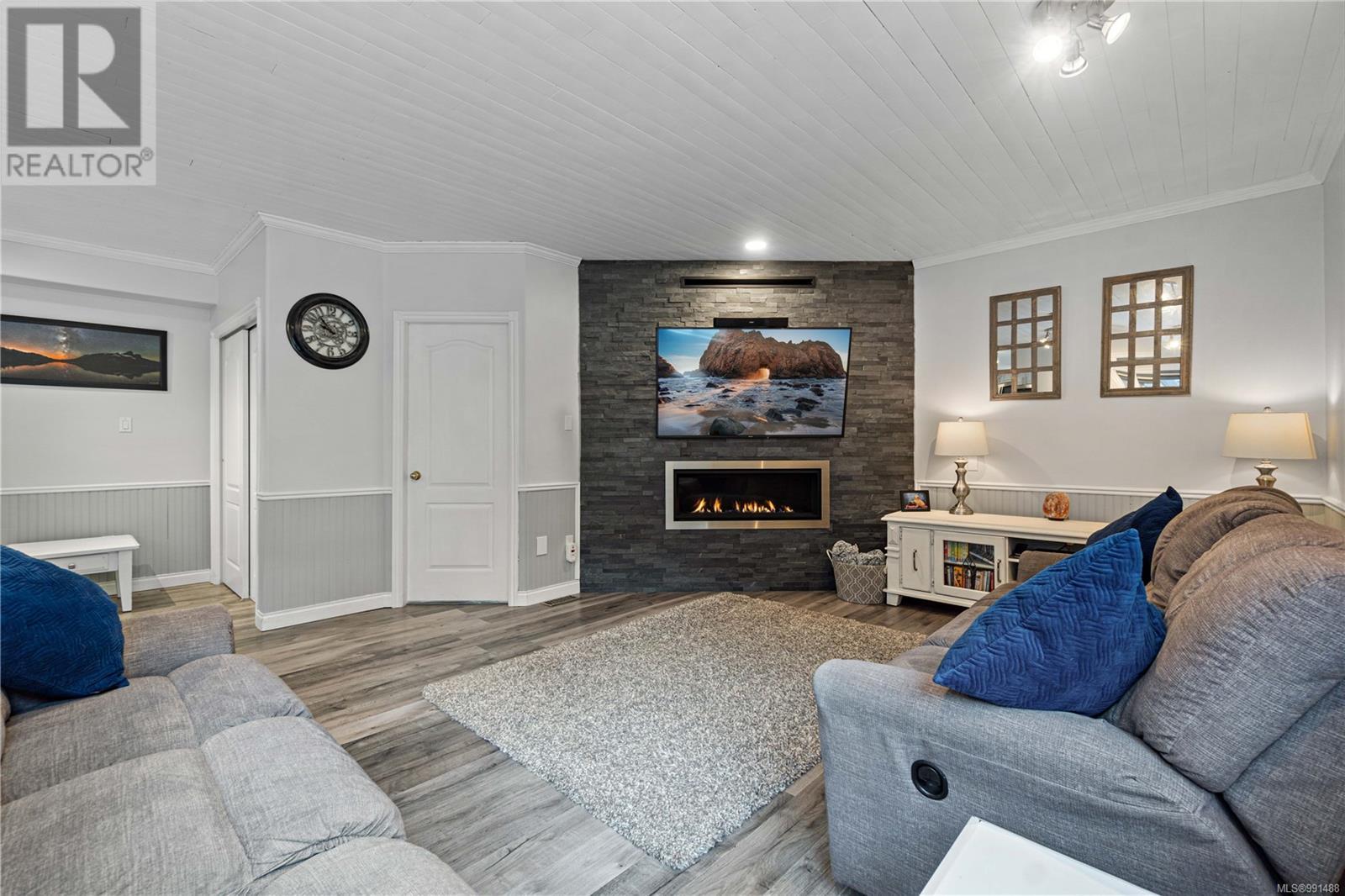 264 Sunningdale Rd E, Qualicum Beach