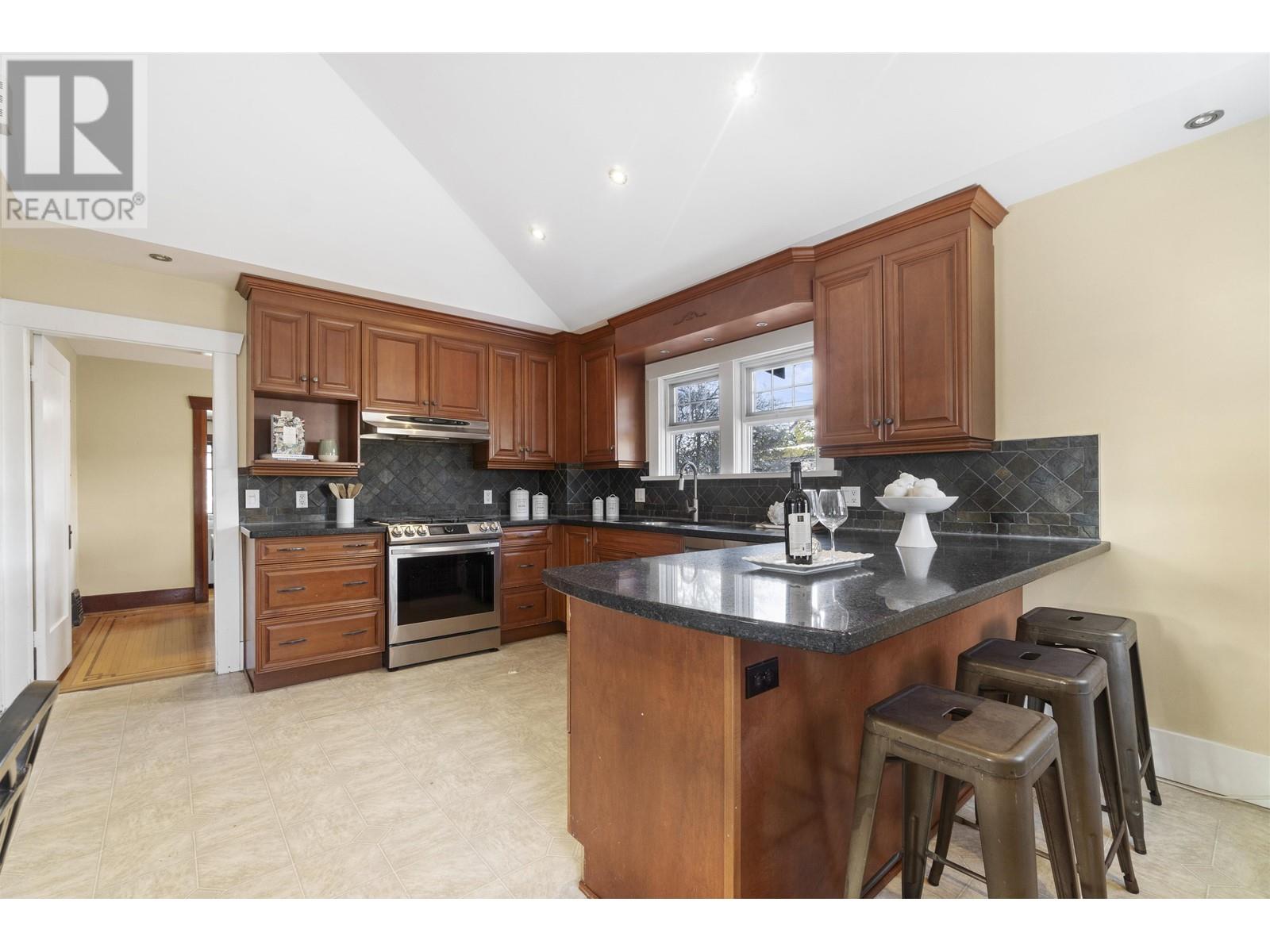 931 SECOND STREET, New Westminster