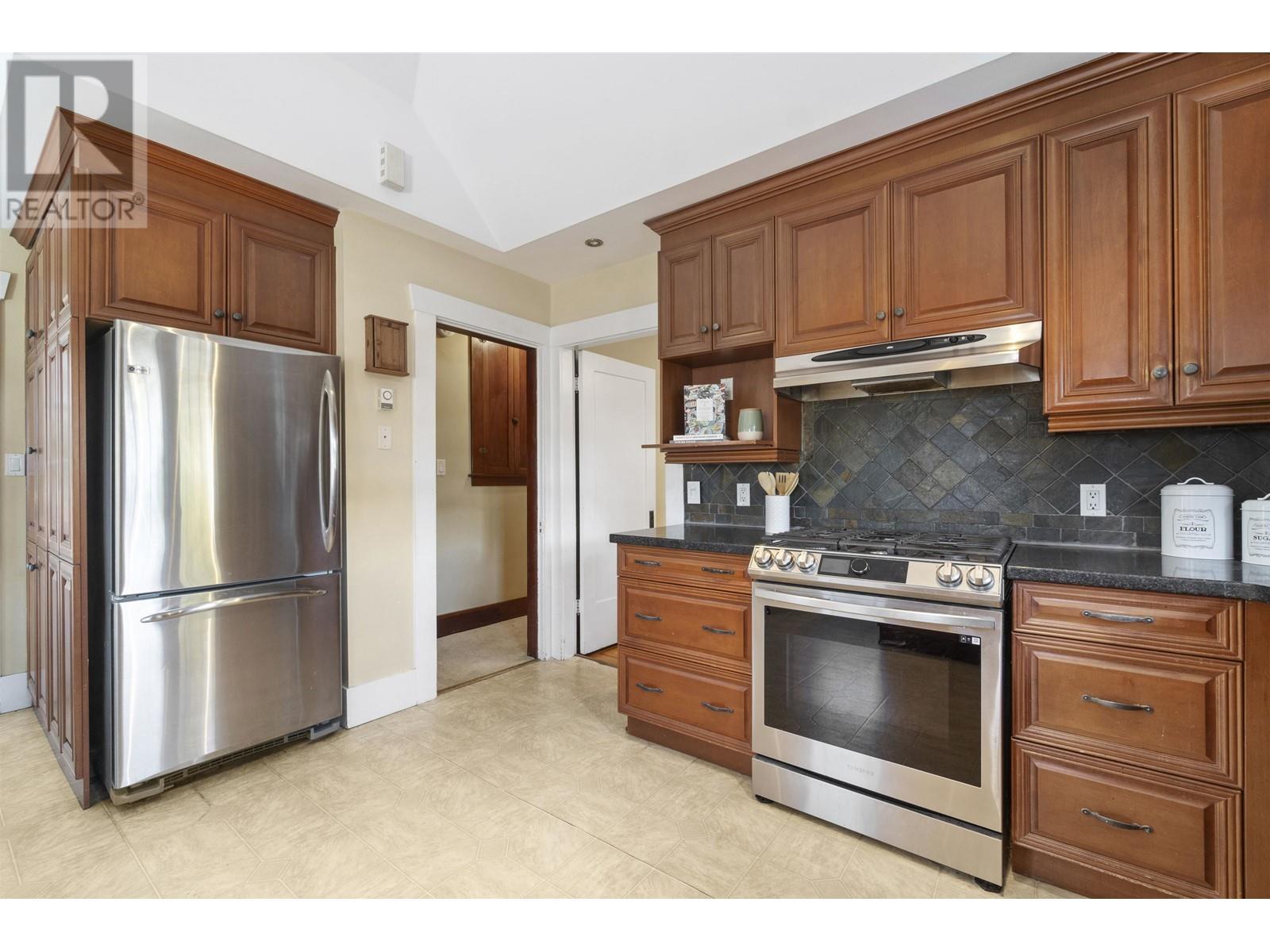 931 SECOND STREET, New Westminster