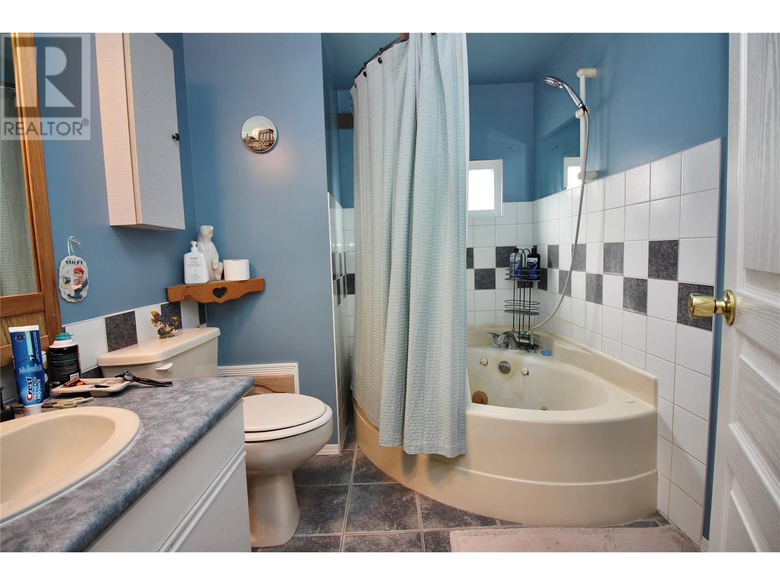 #56 1881 Boucherie Road - 8