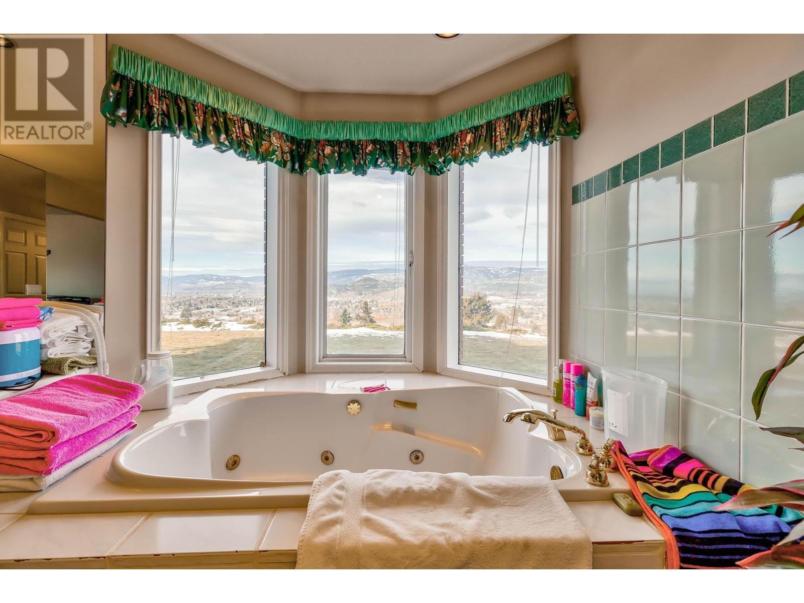 1135 Graf Road, Kelowna