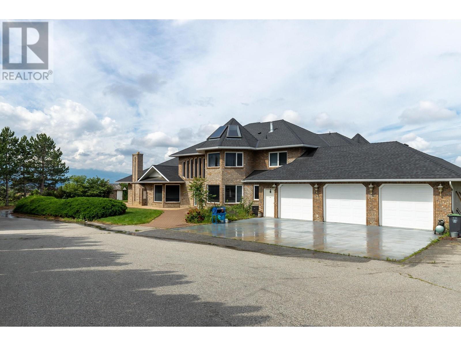 1135 Graf Road, Kelowna
