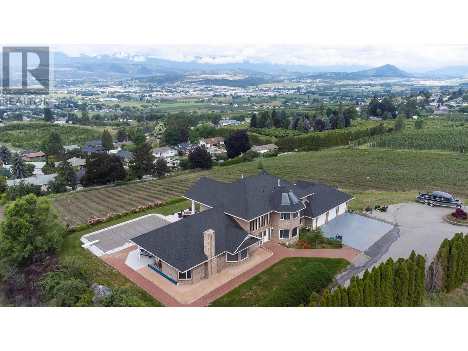 1135 Graf Road, Kelowna