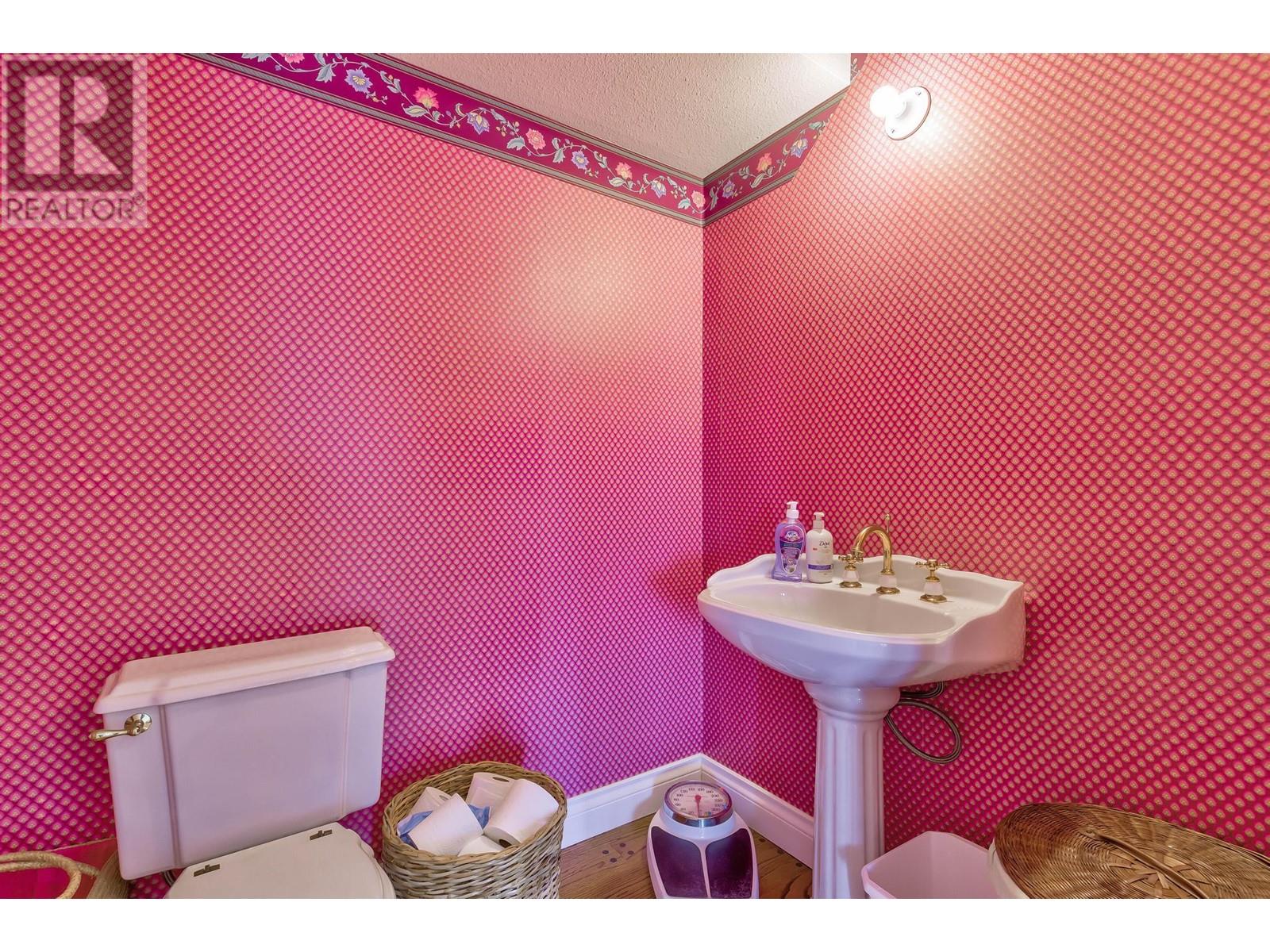 1135 Graf Road, Kelowna