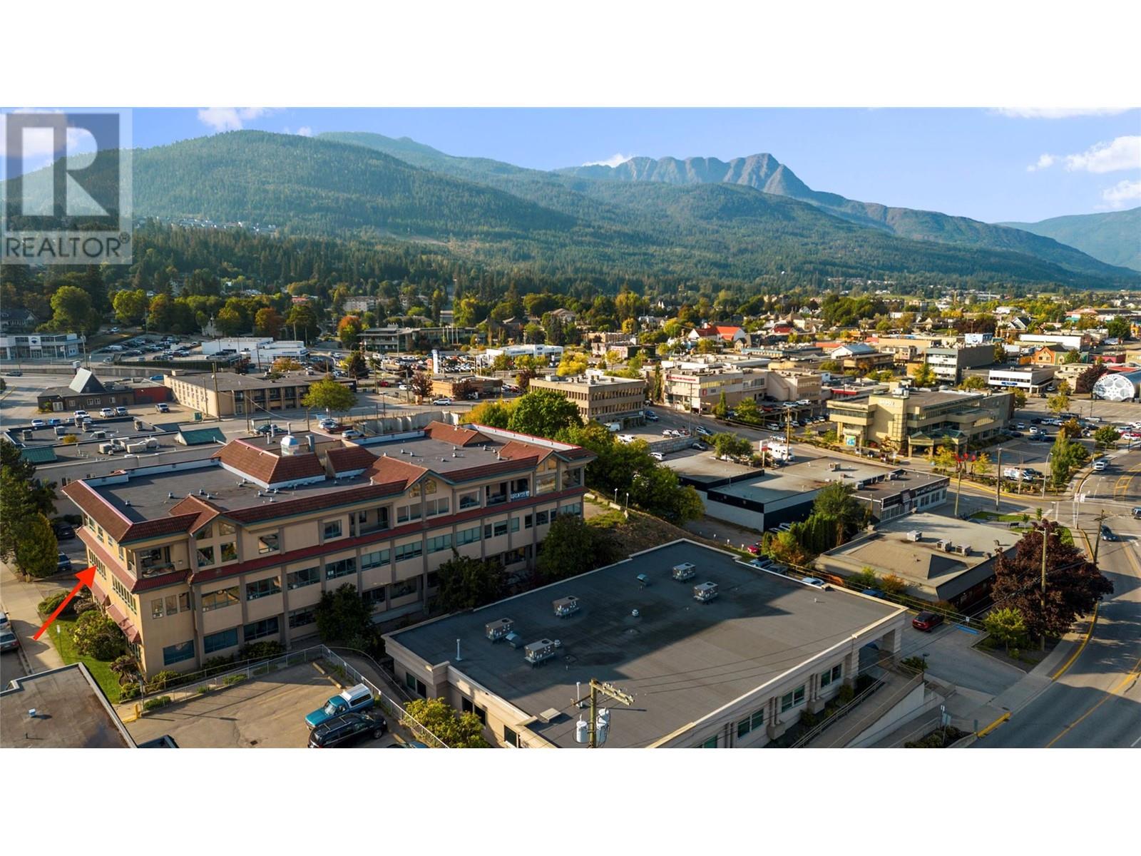 203 571 6 Street Northeast, Salmon Arm
