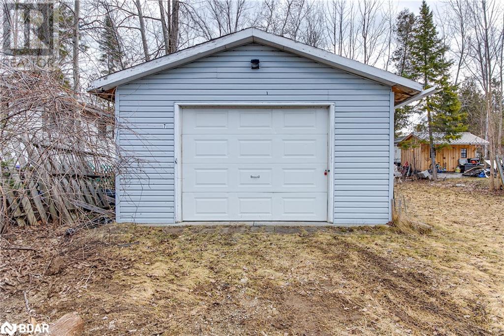 Photo 8 of 7 60th Street S, Wasaga Beach ON