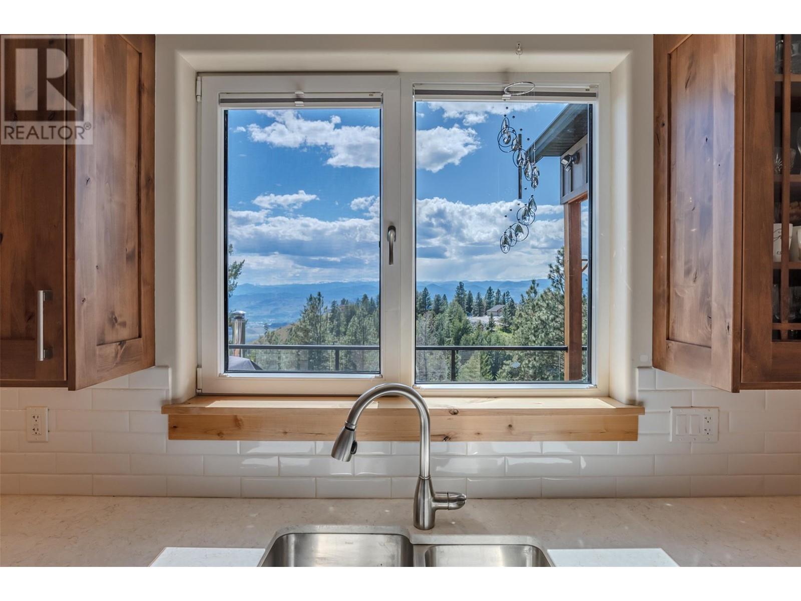 935 Eagle Place, Osoyoos