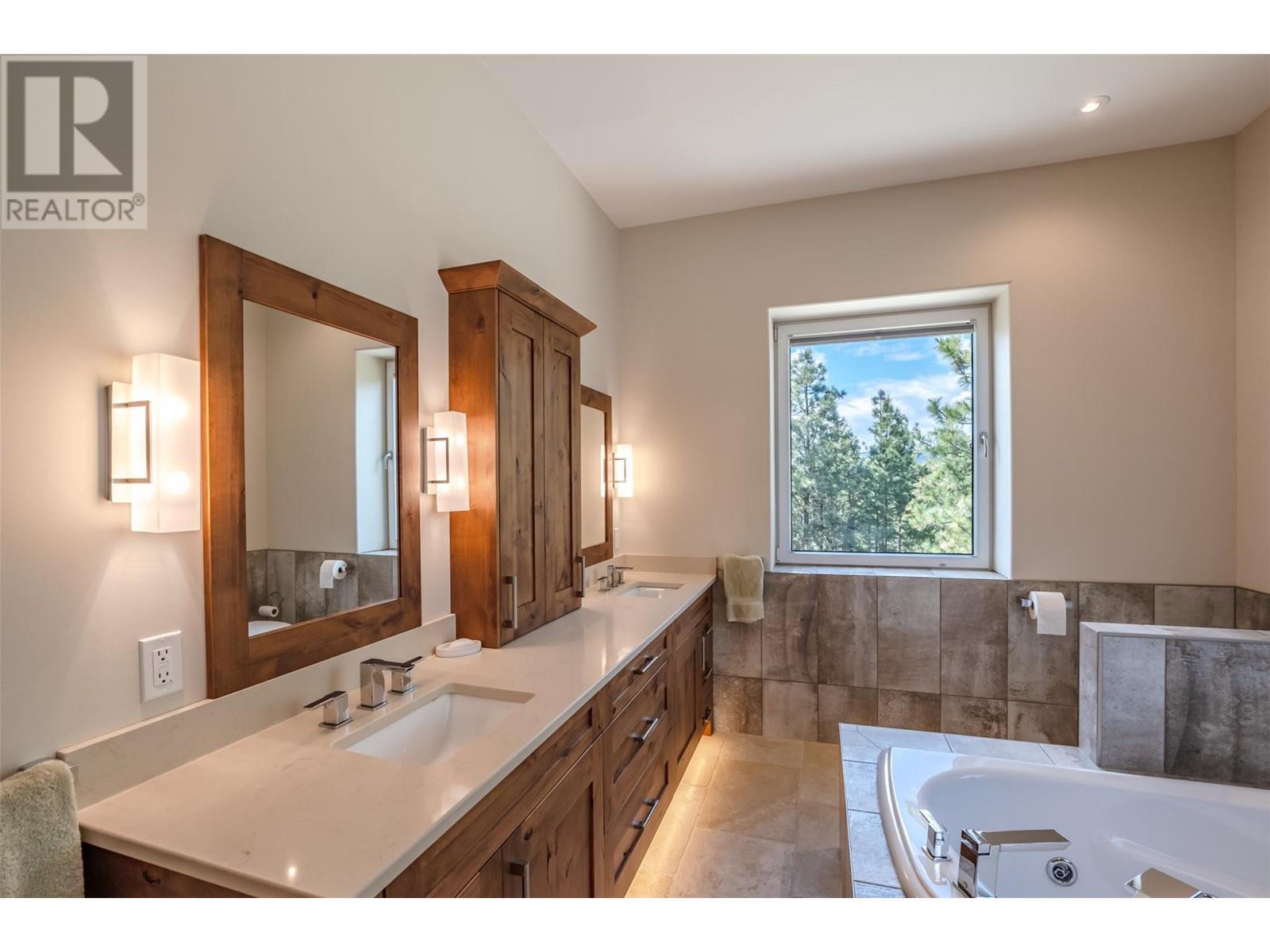 935 Eagle Place, Osoyoos