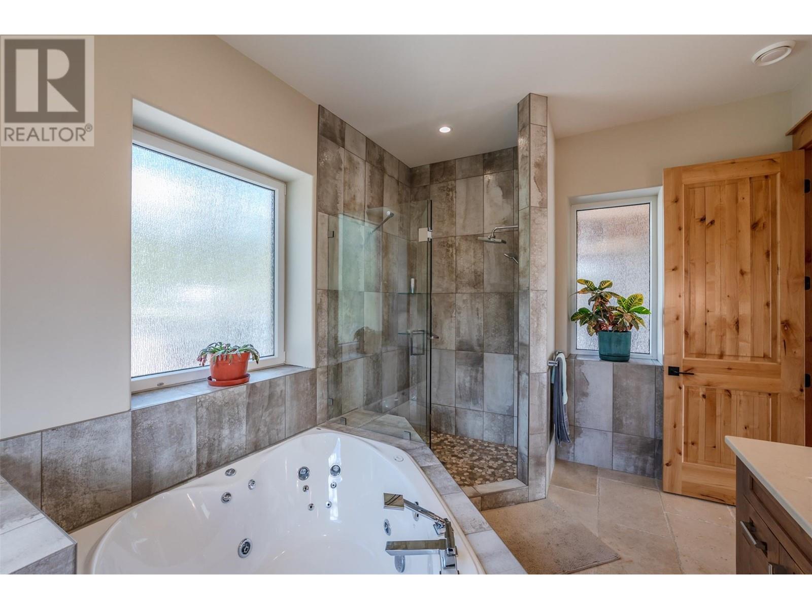 935 Eagle Place, Osoyoos