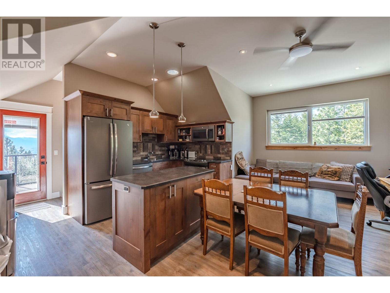 935 Eagle Place, Osoyoos
