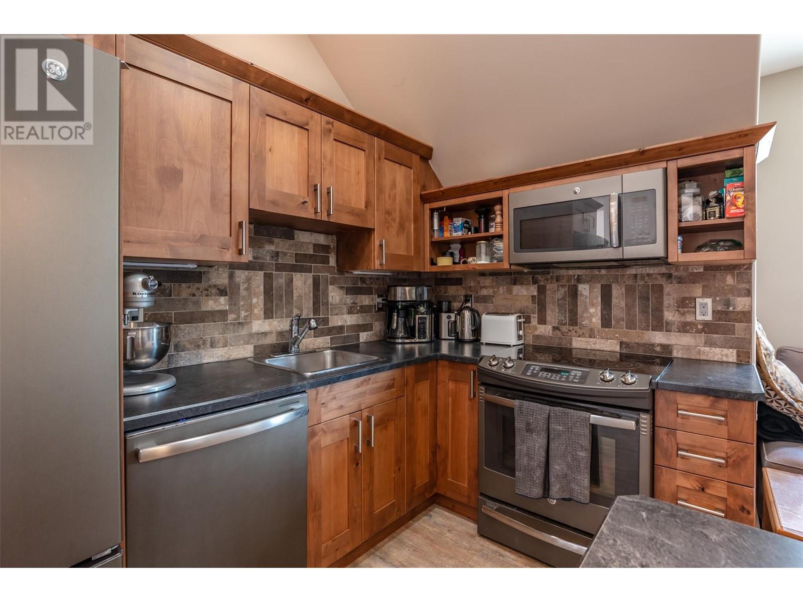 935 Eagle Place, Osoyoos