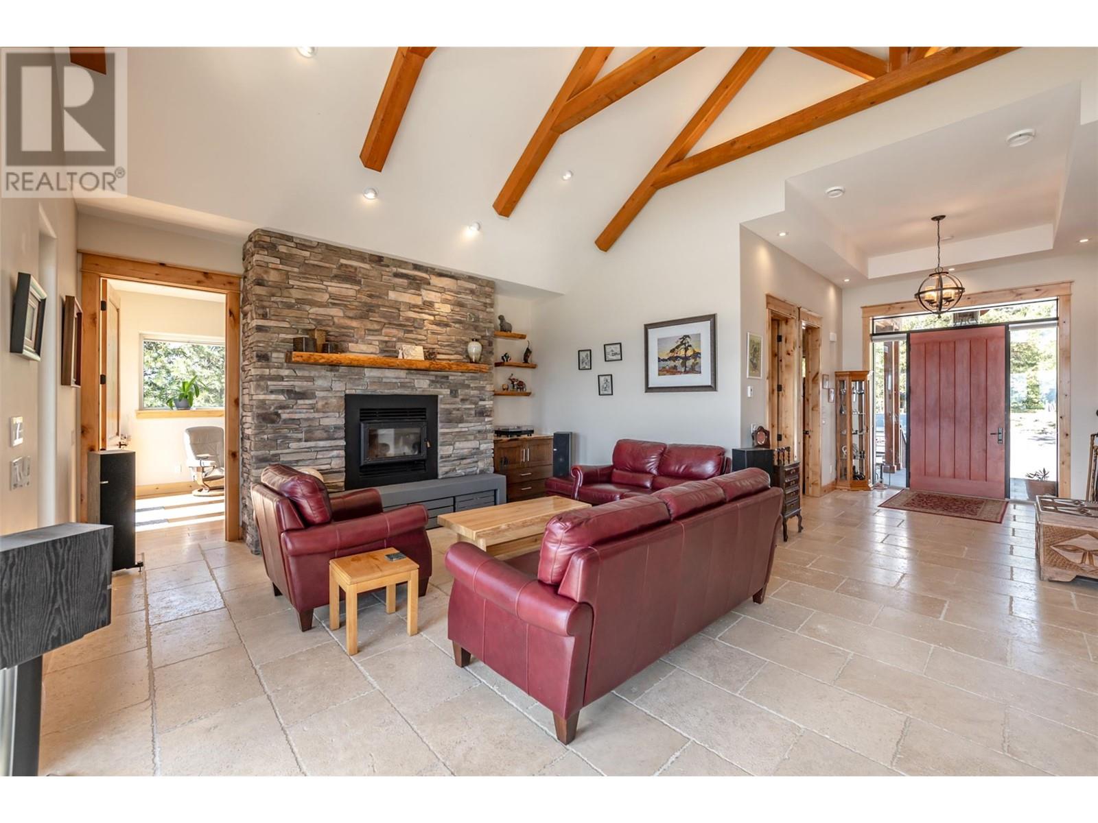 935 Eagle Place, Osoyoos
