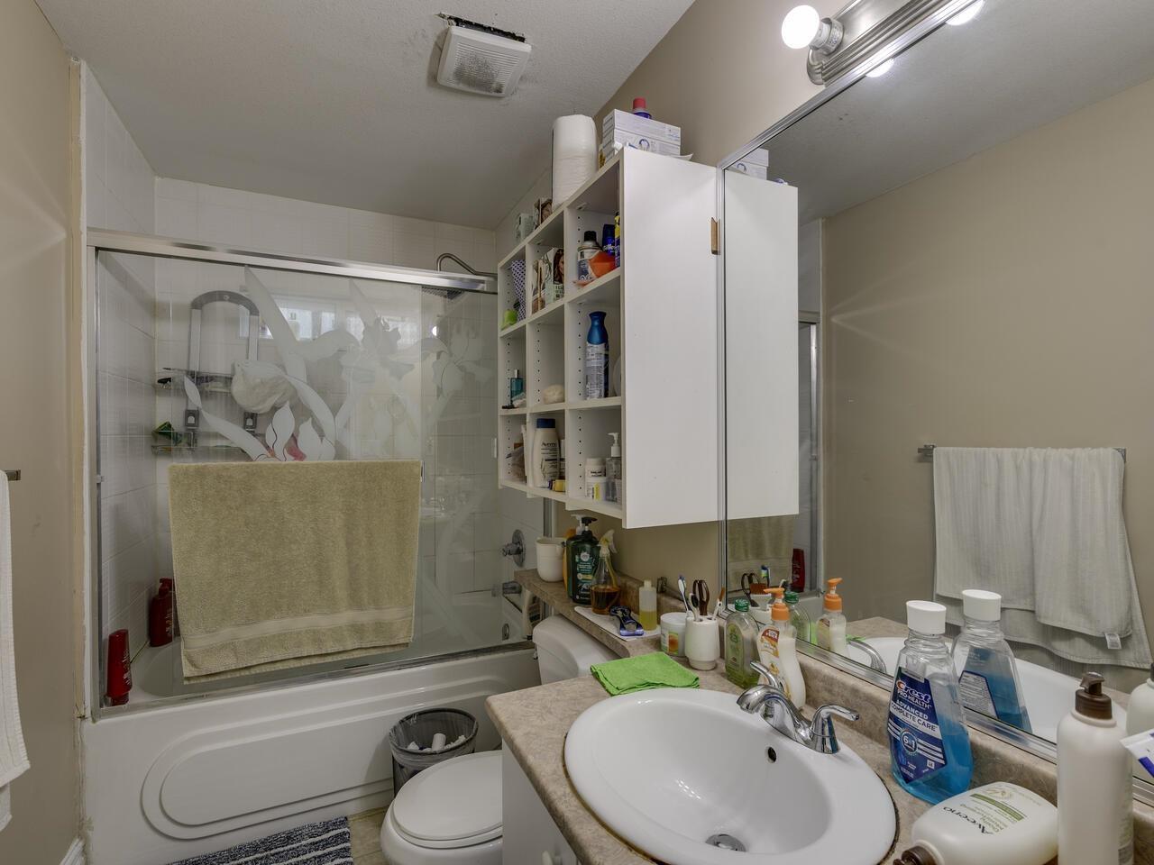 Photo 32 of 13598 89 Avenue, Surrey BC
