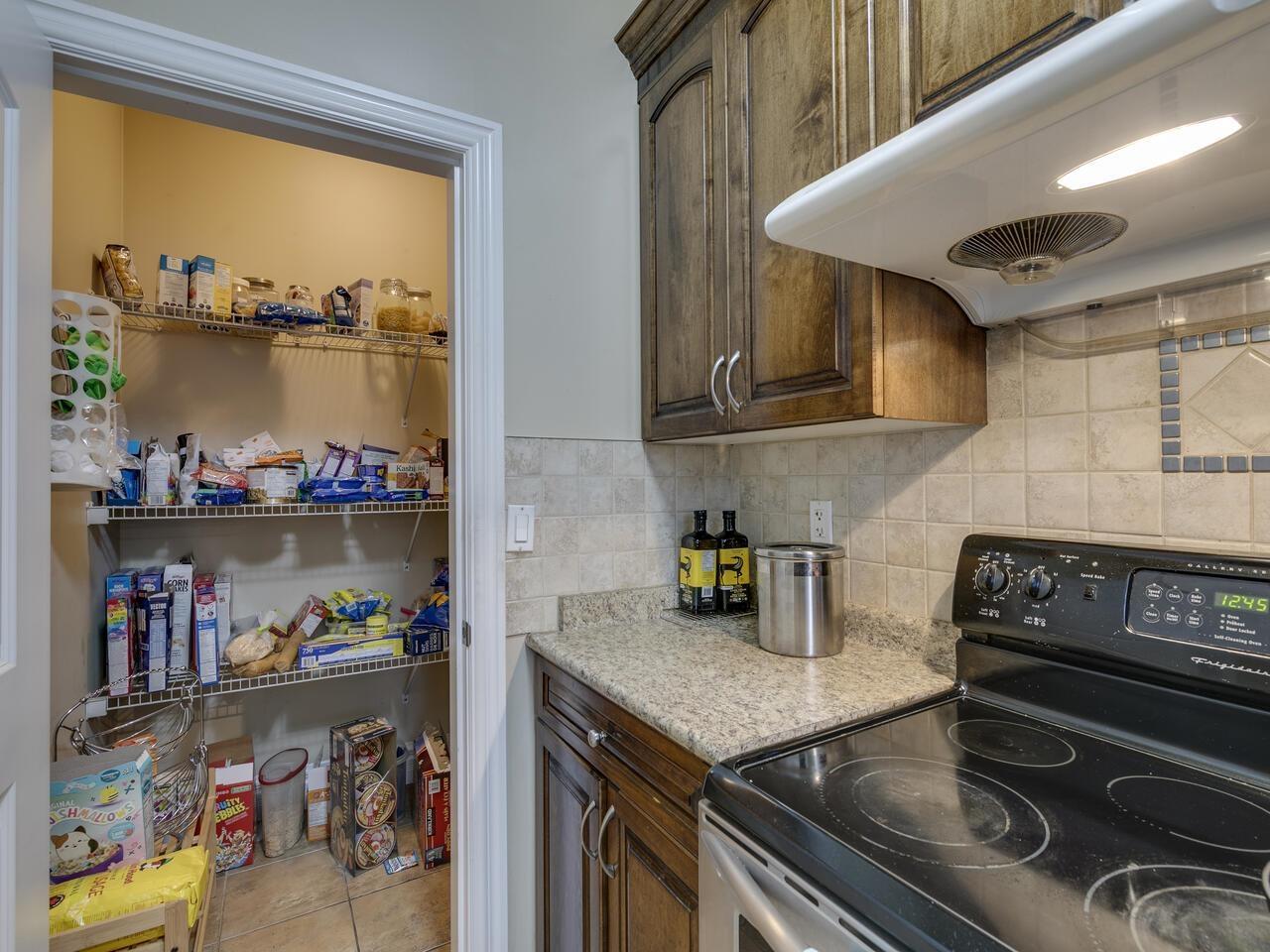 Photo 11 of 13598 89 Avenue, Surrey BC