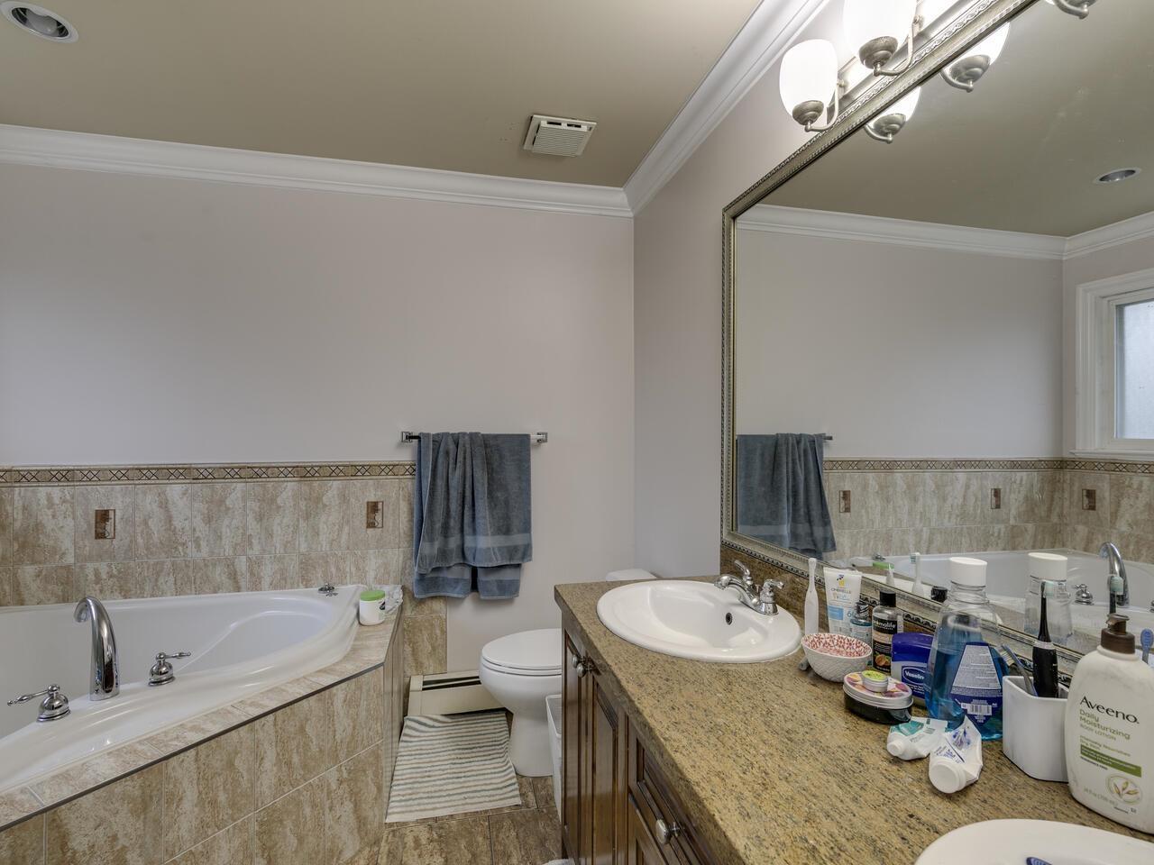 Photo 24 of 13598 89 Avenue, Surrey BC