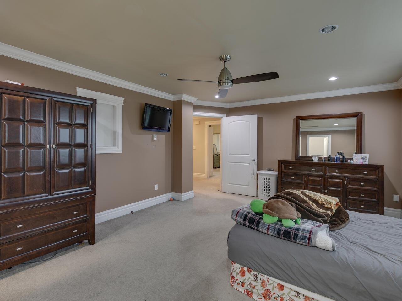 Photo 23 of 13598 89 Avenue, Surrey BC